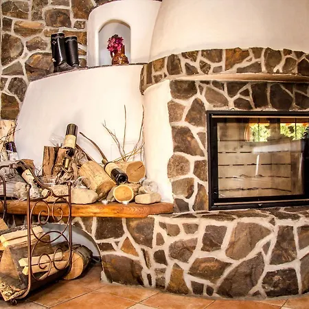 Salas Klak Apartahotel