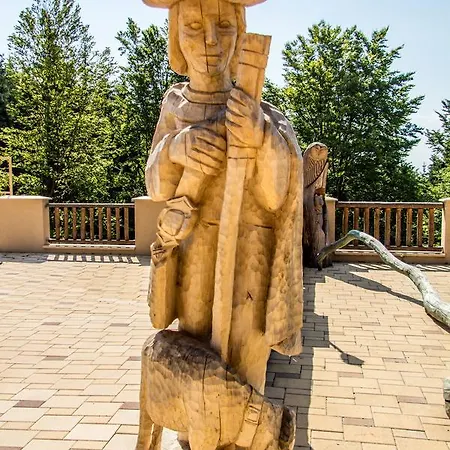 Salas Klak Aparthotel 3*